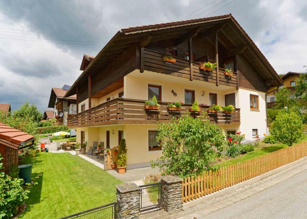 Gaestehaus Schmalzreich Lam Εξωτερικό φωτογραφία